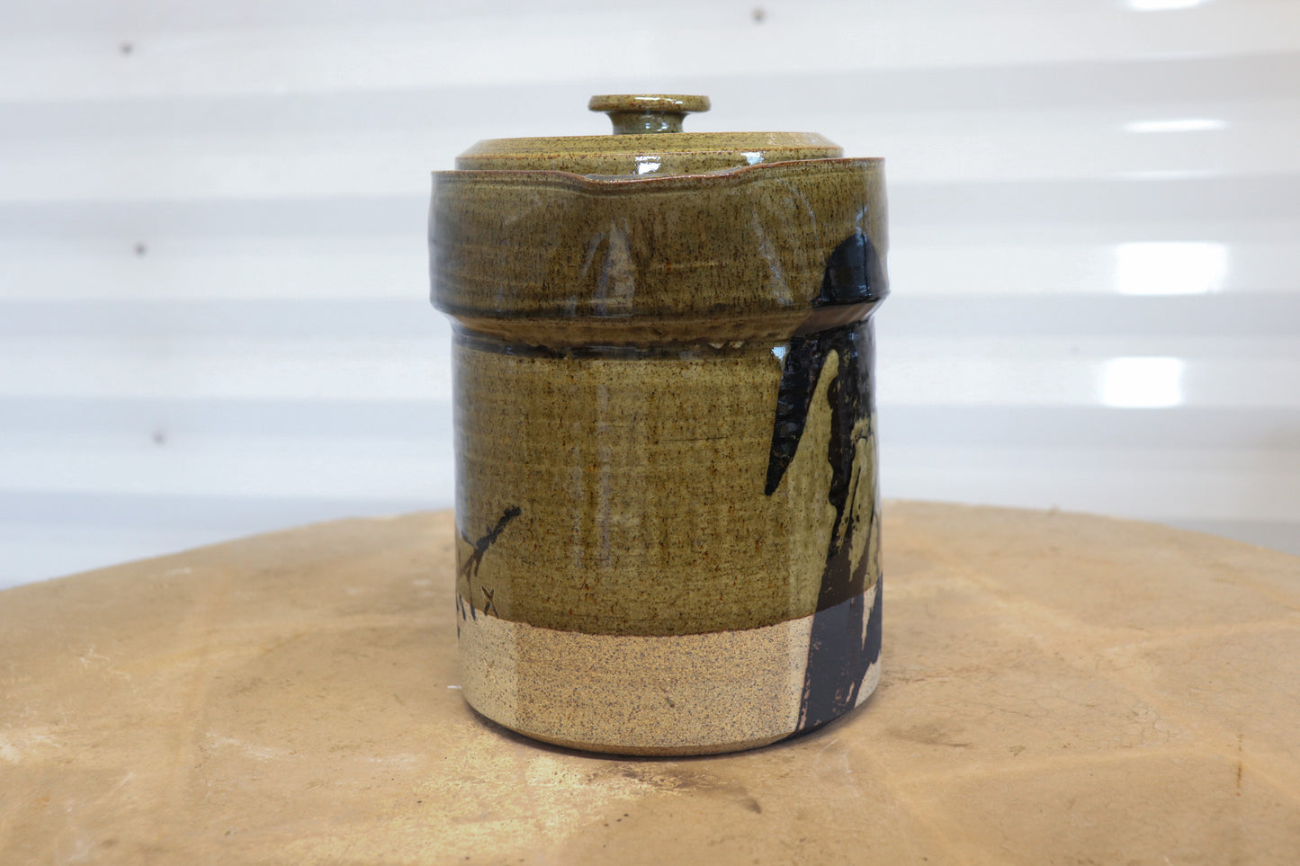 Goat Skull Waterlocking Crock - 1/2 gallon