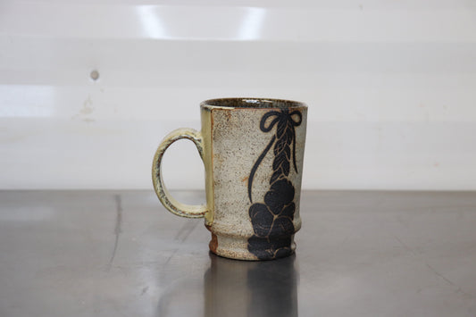 Pedestal Mug - Garlic Braid
