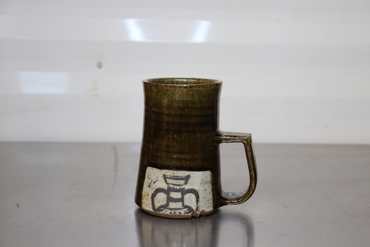 Wide Base Mug - Amphora Lino Print